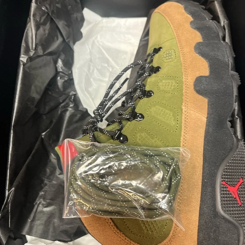 Sz 12 JORDAN 9 RETRO BOOT NRG 'BEEF AND BROCCOLI'